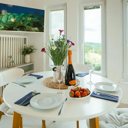 La Belavista Apartment *